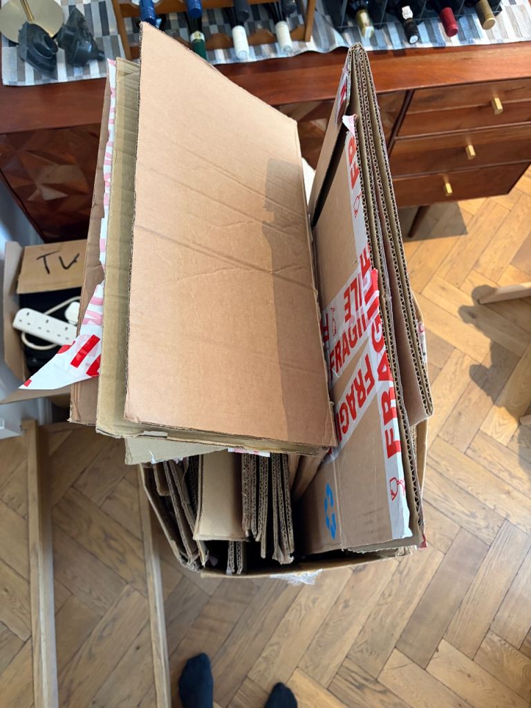 20+ Moving boxes and packing paper