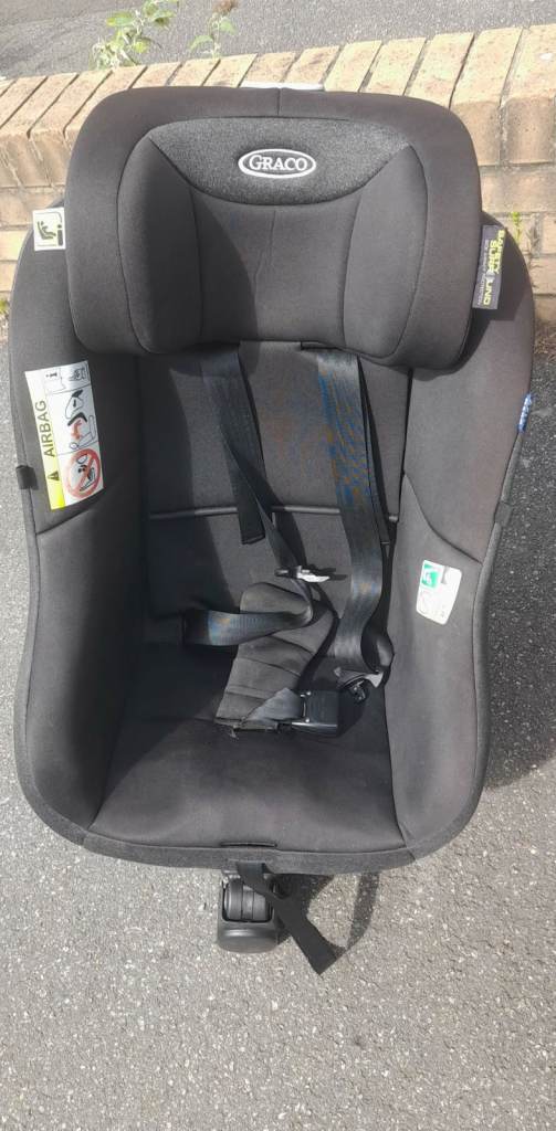 GRACO CAR SEAT - super nice condition - free local delivey - and can post 