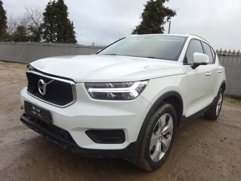 2022 22 REG VOLVO XC40 MOMENTUM B4 AUTO DAMAGED REPAIRABLE SALVAGE