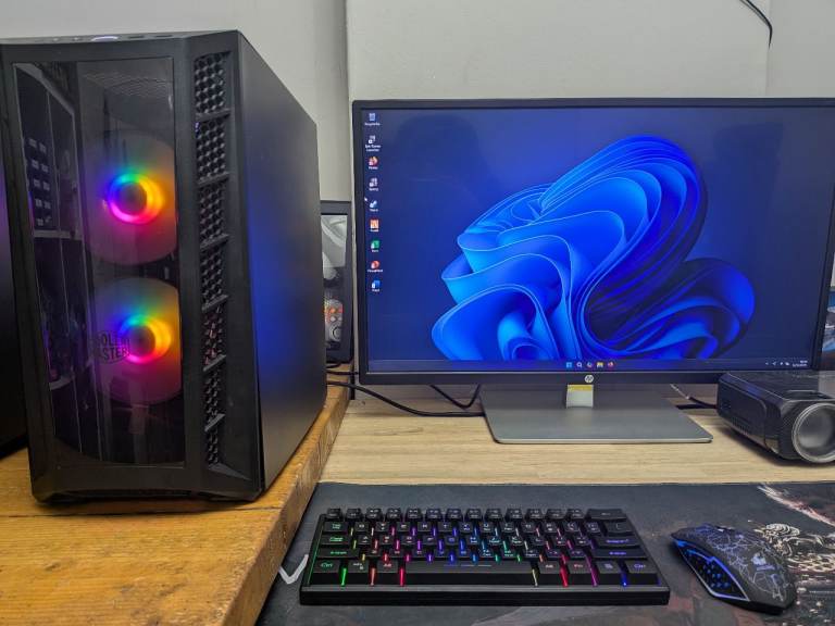 image for GAMING PC COOLER MASTER i7 2600 R9 380 2GB 256GB SSD 500GB HDD 16GB RAM 24" MONITOR RGB MINECRAFT