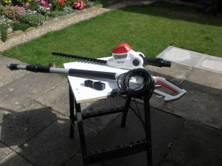 Electric Hedge Trimmer with Extension Pole and Cable