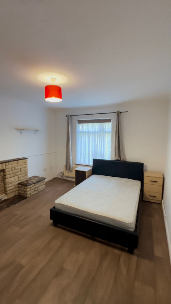 Spacious and Cosy Double Rooms for Rent in - B92 9JJ
