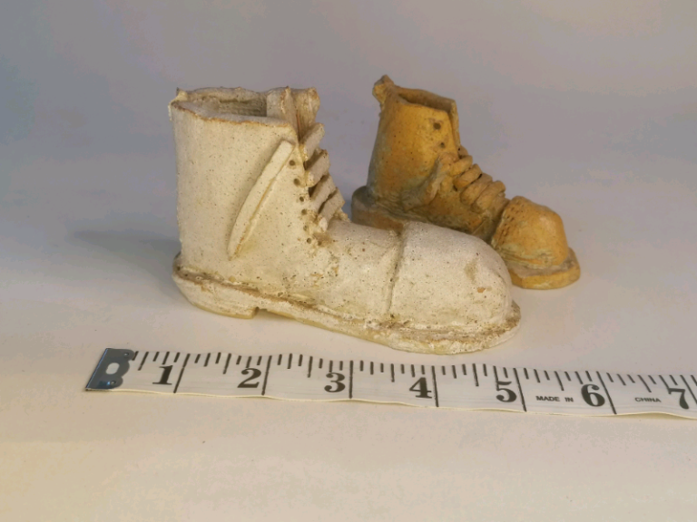 2x handmade Vintage shoes small sculptures. 