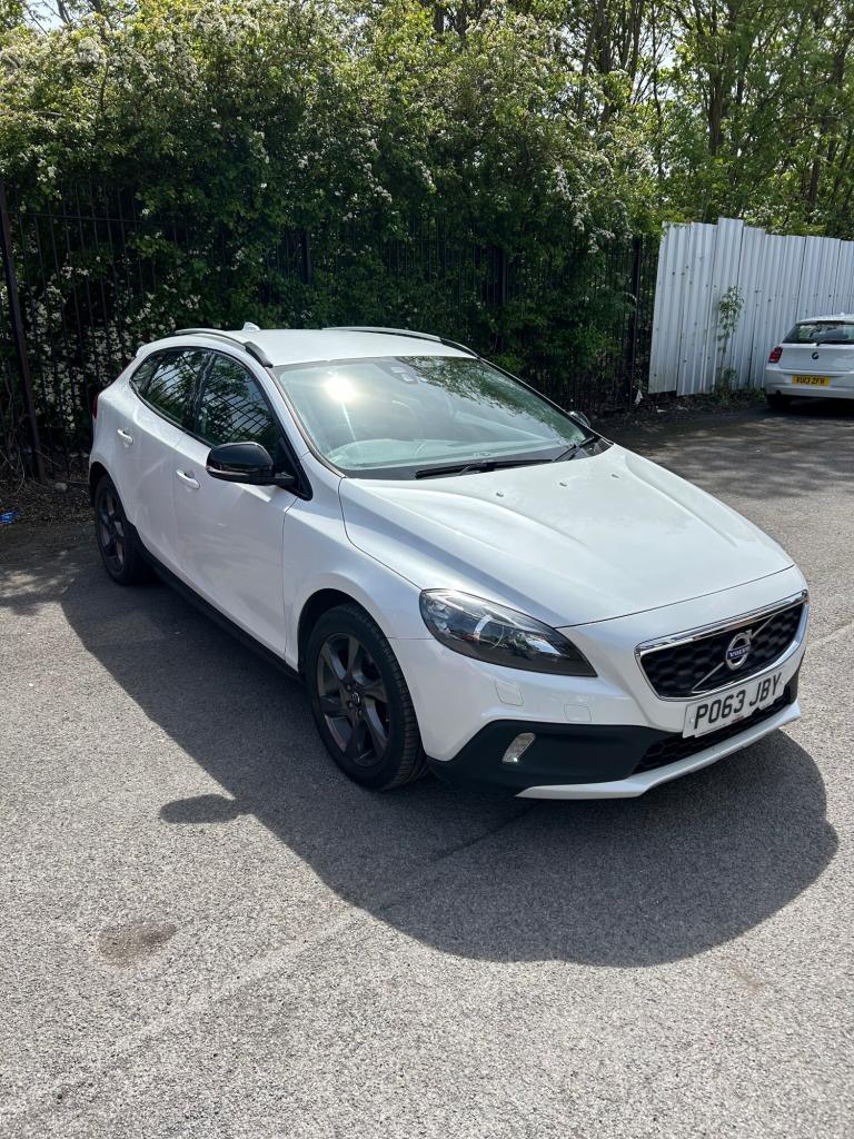 2014 Volvo V40 D2 Cross Country Lux 5dr HATCHBACK Diesel Manual