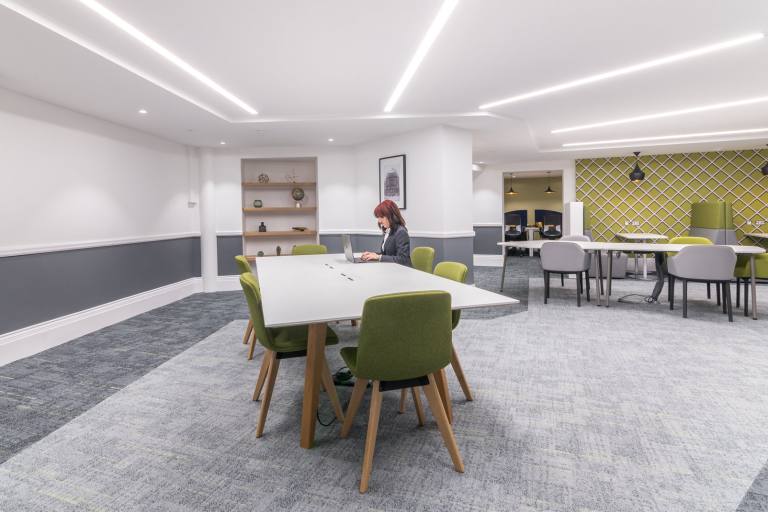 London - EC4A 2AB \ Monthly Coworking Membership