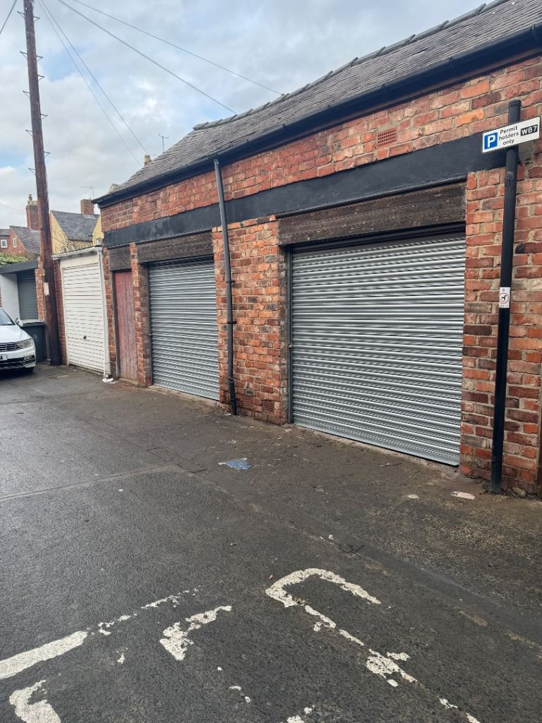Garages to rent/Prime location 