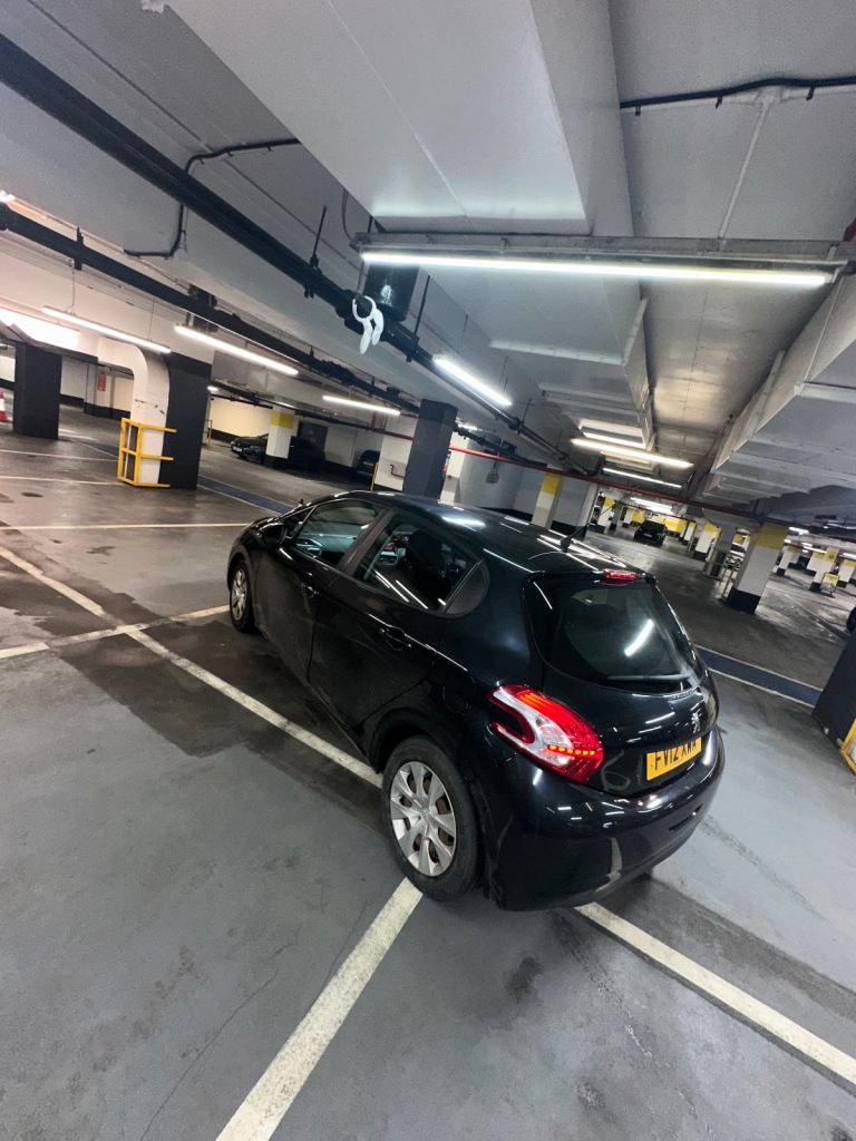 Peugeot, 208, Hatchback, 2012, Manual, 1398 (cc), 5 doors