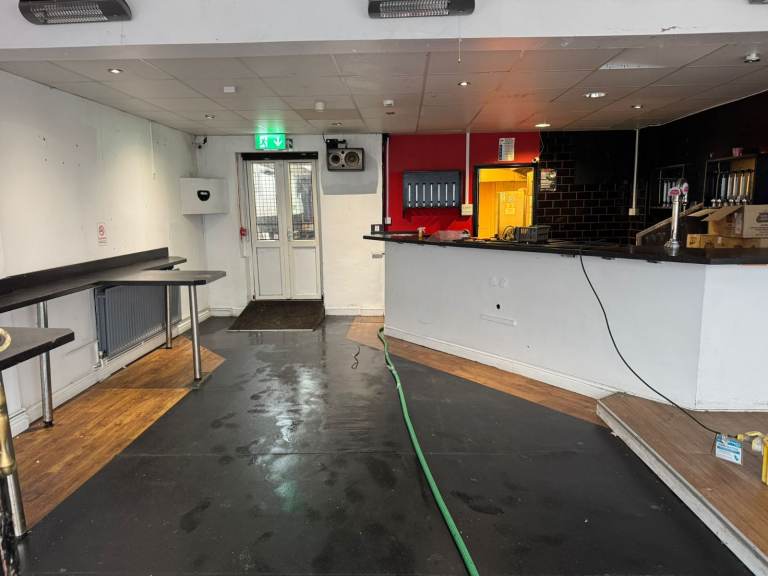 YOUR NEXT SUCCESSFUL RESTAURANT IS HERE!-Former Jamaican cafe/bar available Walsall (WS2)