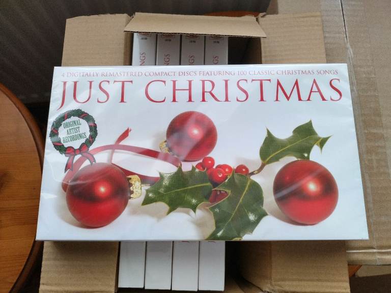 Traditional Christmas Music Collection 4 CDs 100 Classic Xmas Songs BOX OF 5 SET