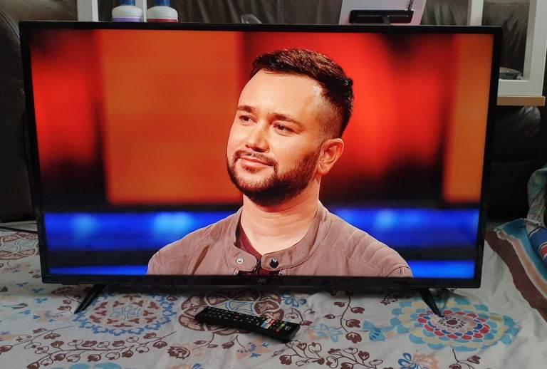 Smart JVC 40 inches Tv wifi YouTube Netflix builtin 