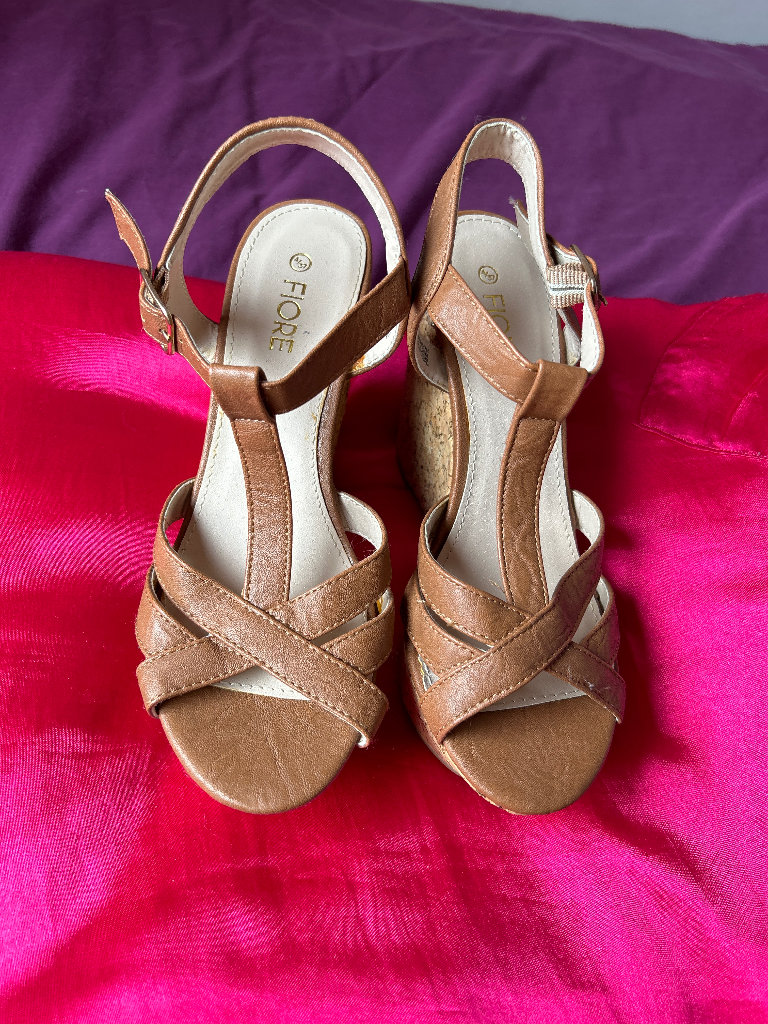 FIORE - WEDGE SANDALS