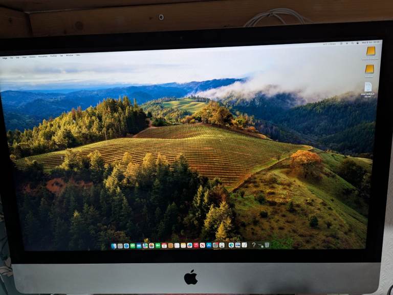 APPLE IMAC 21.5" 500GB SSD 16GB DDR3 I5 QUAD CORE 2.7GHZ WITH INTEL 1536MB GRAPHICS MACOS SONOMA