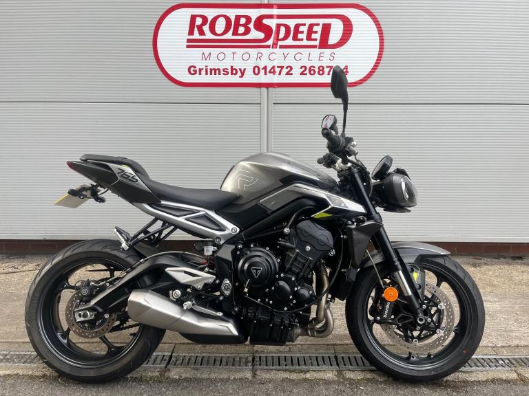 Triumph Street Triple 765 R, 2023