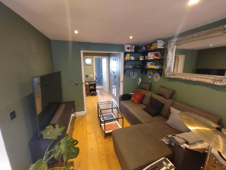 A modern one bed flat in Mornington Crescent 
