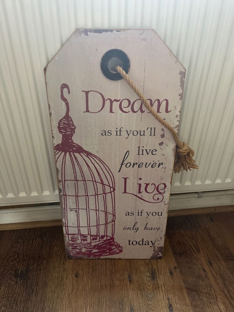 Wooden Wall Decor Sign - 'Dream Live' Quote