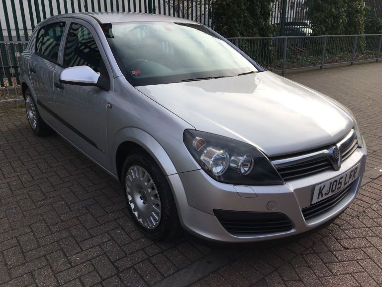 VAUXHALL ASTRA 1.6 / ULEZ FREE  / 2027 MOT / SILVER / LOW MILEAGE