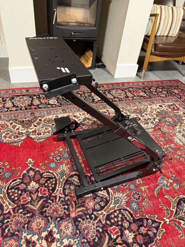 GT Omega wheel stand