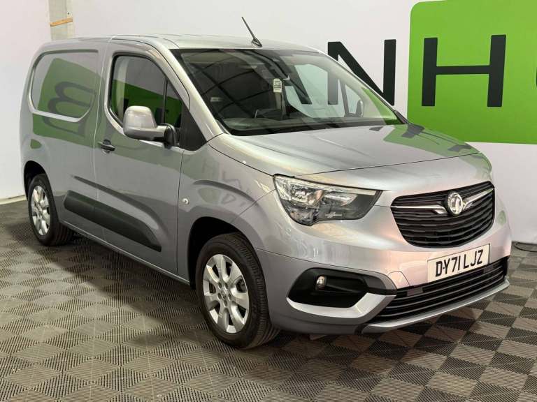 2021 Vauxhall Combo 1.5 Combo 2000 Griffin Edition TD Panel Van Diesel Manual