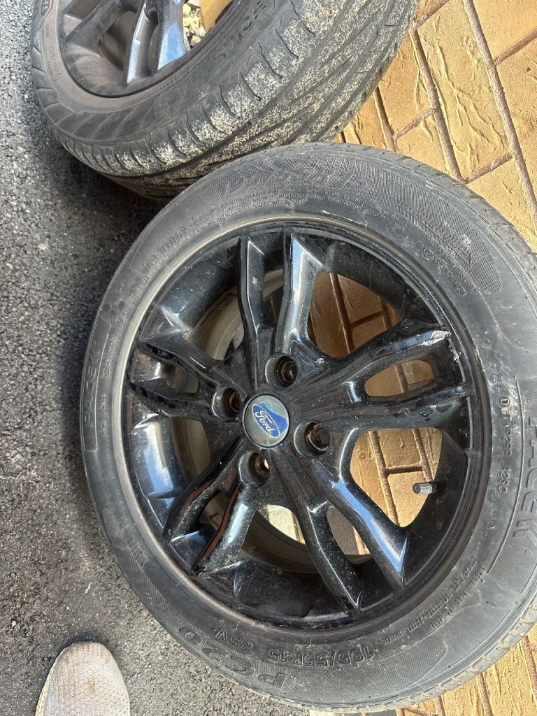 Ford fiesta 15” Wheels with tyres