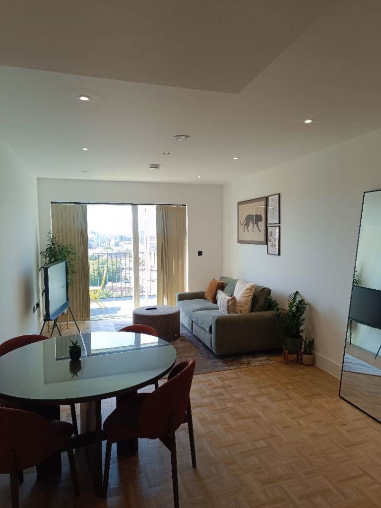 PROFESSIONAL CLEANING - DOMESTIC, COMMERCIAL, END OF TENANCY 