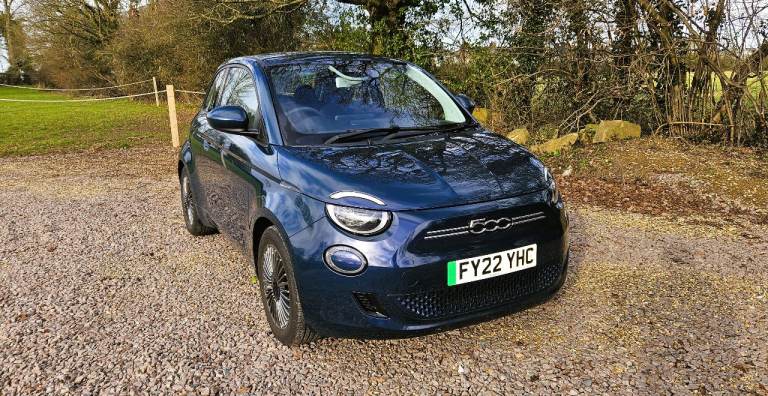 2022 Fiat 500e Icon 42kWh Long Range – Stylish Italian EV