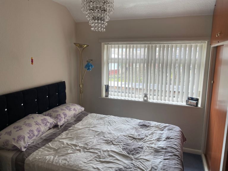DOUBLE ROOM FULLY FURNISHED BILLS INCLUDED 
