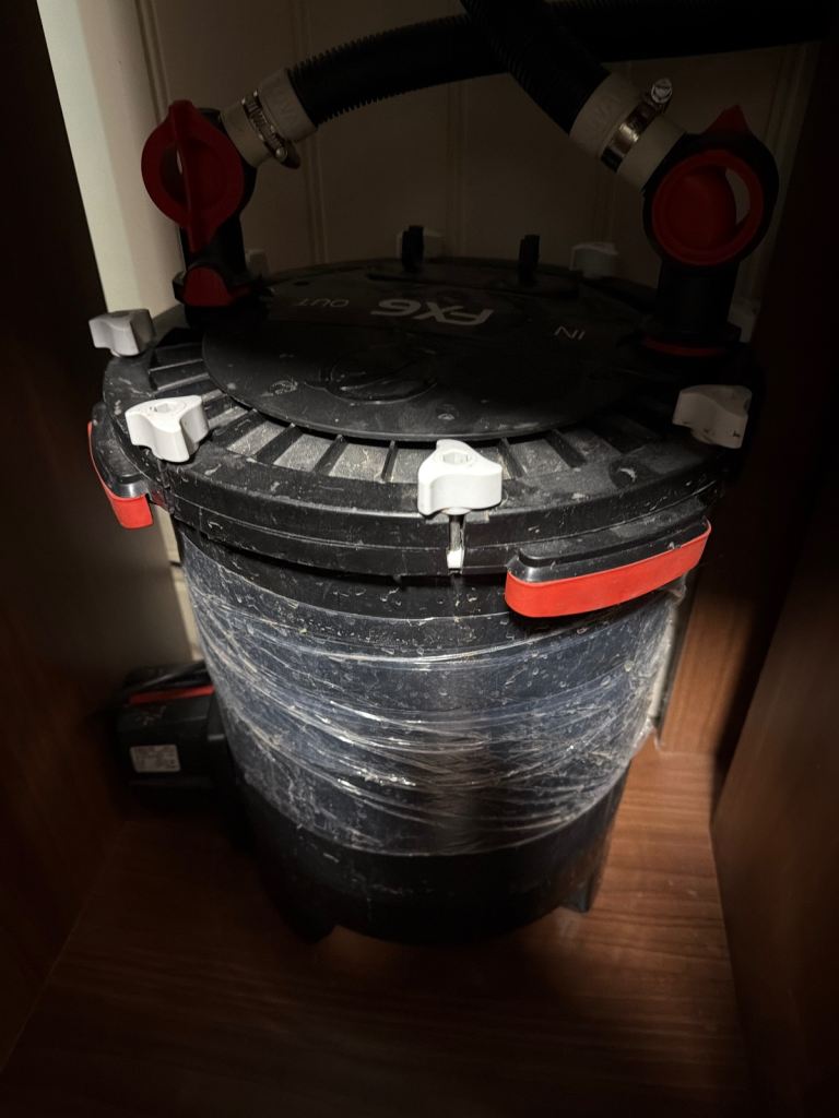 Fish tank, stand, fluval led light and fx6 filter for sale 