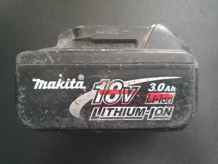 Makita 18V Battery 3.0Ah LI-ION Lithium Ion BL1830 FAULTY