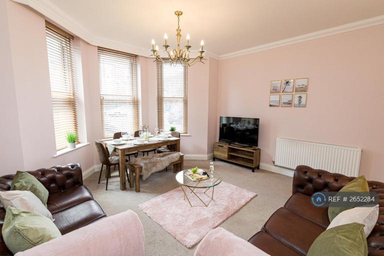 2 bedroom flat in Saint Michael's Road, Bournemouth, BH2 (2 bed) (#2652284)