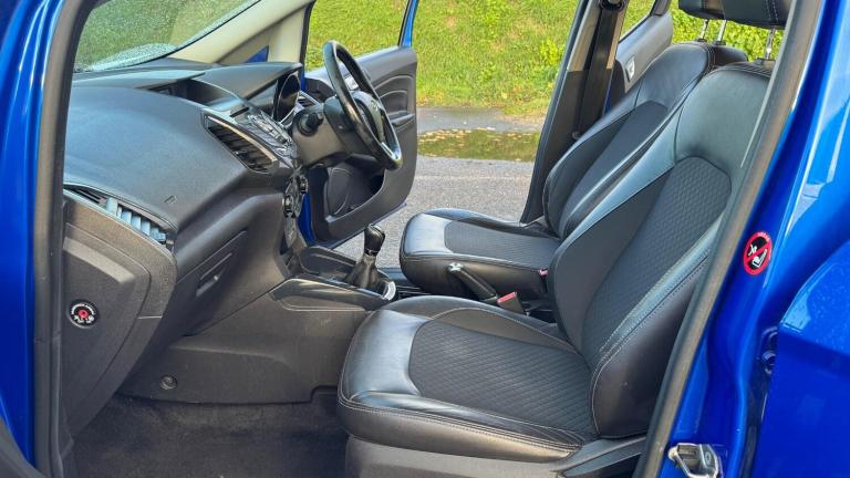 2015 Ford Ecosport 1.5 TDCi Titanium 2WD Euro 6 5dr HATCHBACK Diesel Manual