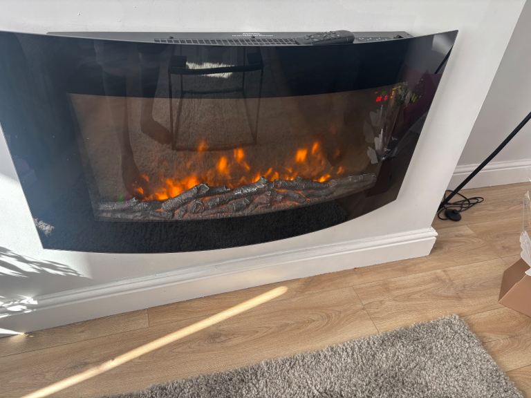 Triplane wall mounted fire