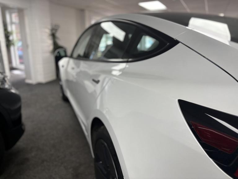 TESLA MODEL 3 Standard Range Plus 2021