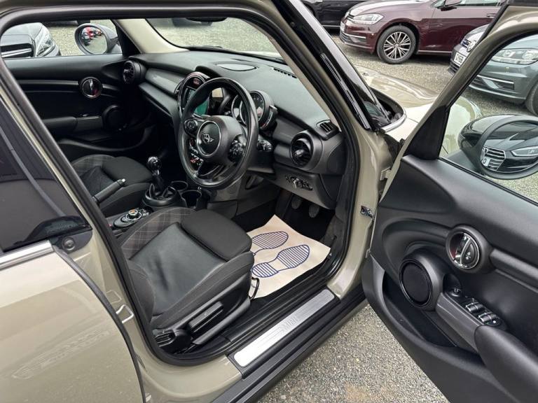 2018 MINI Hatch 1.5 Cooper Hatchback 5dr Petrol Manual Euro 6 (s/s) (136 ps) Hatchback Petrol Manual