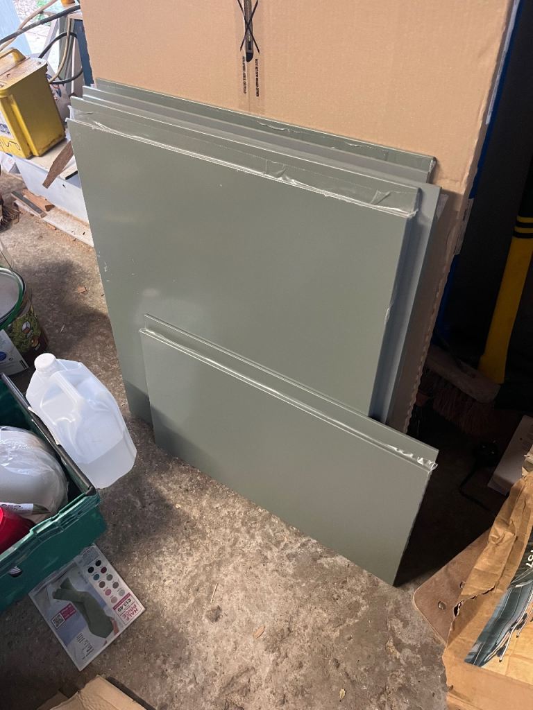 Unused Grey Flat Panels - Ideal for Various Building Projects