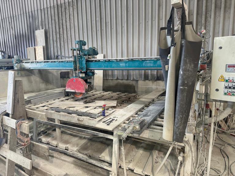Kolb bridge saw