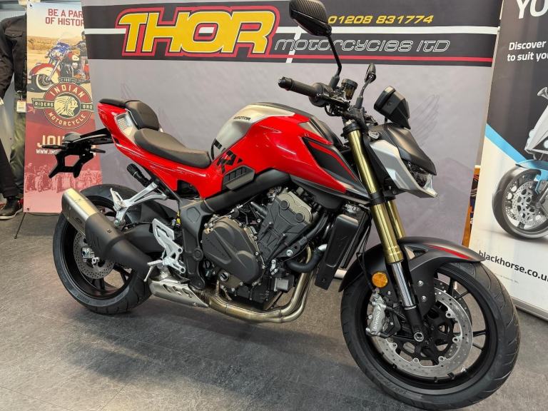 QJ MOTOR SRK800 2026 SUPER NAKED BRAND NEW MODEL TOP SPEC RED OR BLACK  £6699