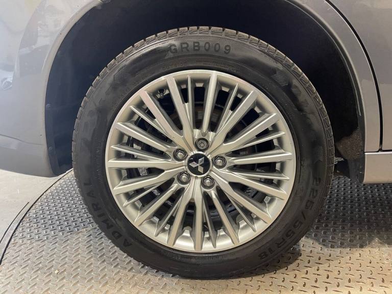 2018 Mitsubishi Outlander 2.4h TwinMotor 13.8kWh 5hs SUV 5dr Petrol Plug-in Hybrid CVT 4WD Euro 6...