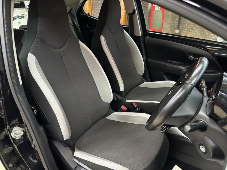 2016 Toyota AYGO 1.0 VVT-i X-Play 5dr HATCHBACK Petrol Manual