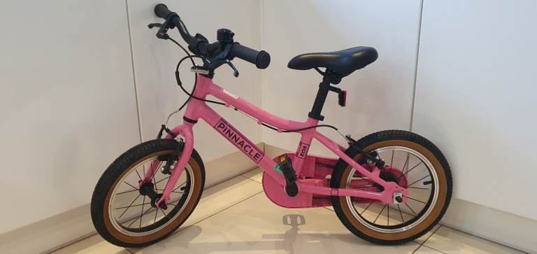 Pinnacle Koa 14" bike in excellent condition 