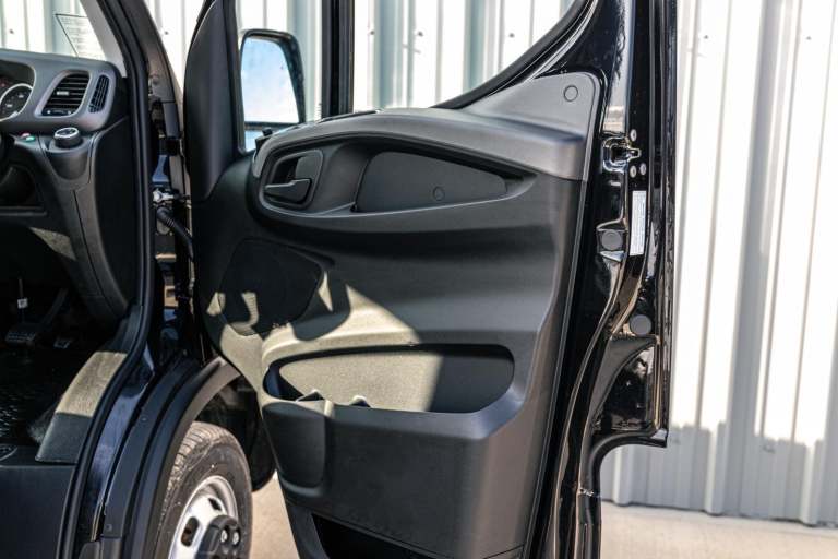 2025 IVECO DAILY 7.2T 180BHP MANUAL RECOVERY TRUCK TILT AND SLIDE FULLY LOADED!