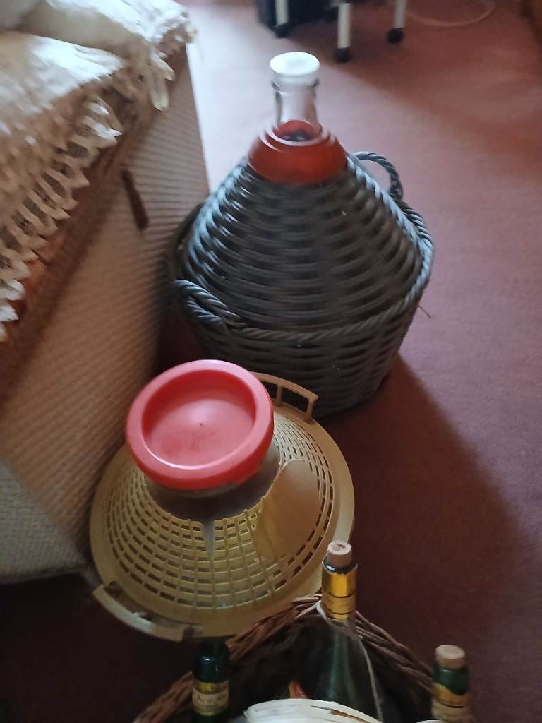 Italian Demi John 10 and approx 30L