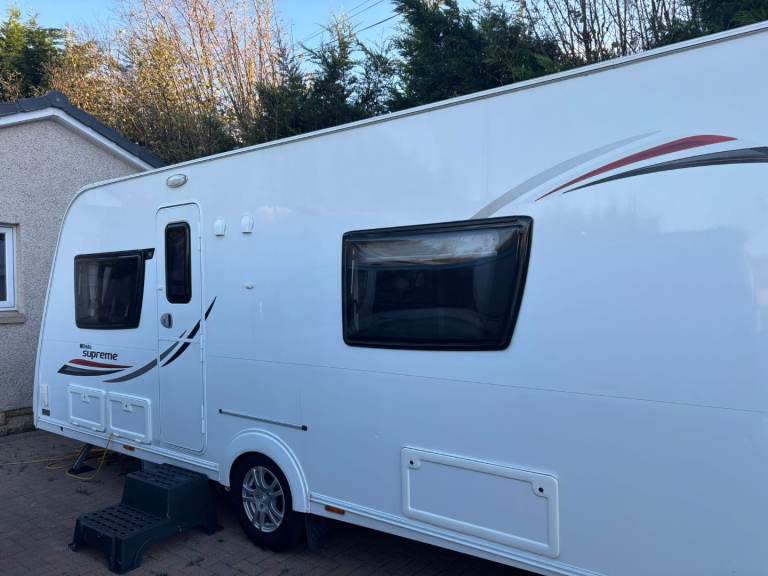 2015 Elddis supreme fix bed