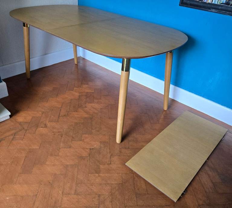 Like new 4-8 Seat Extending Dining Table Ash and Brass (original price: £139.99)