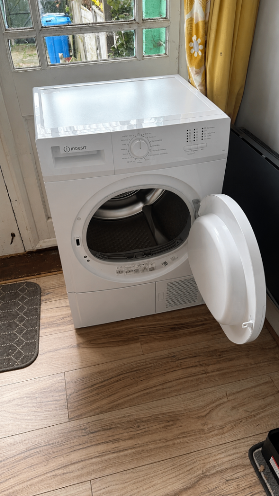 Indesit 8Kg Condenser tumble dryer 