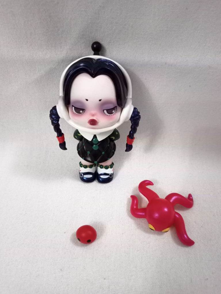 POP MART X SKULLPANDA "QUIET WEDNESDAY" MINI FIGURE.