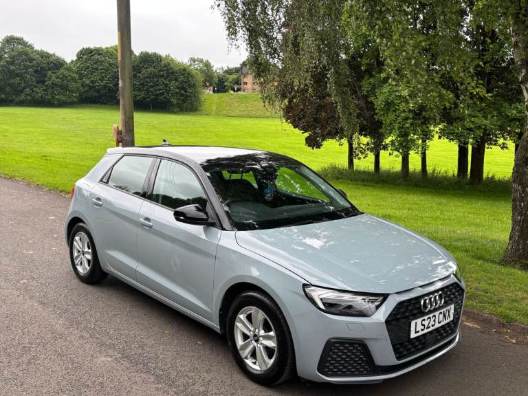 Audi A1 Technik 25 tfsi 5 door hatchback in grey with black roof / 40837 miles / long mot 
