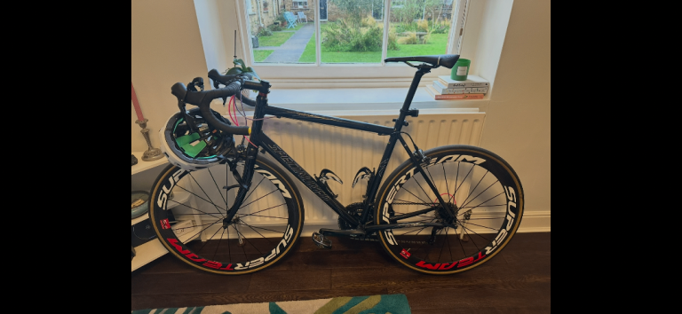 56cm Specialized Allez Road Bike – Black, Good Condition