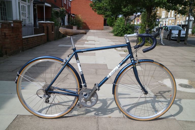 Raleigh Clubman (56cm) medium Road Bike