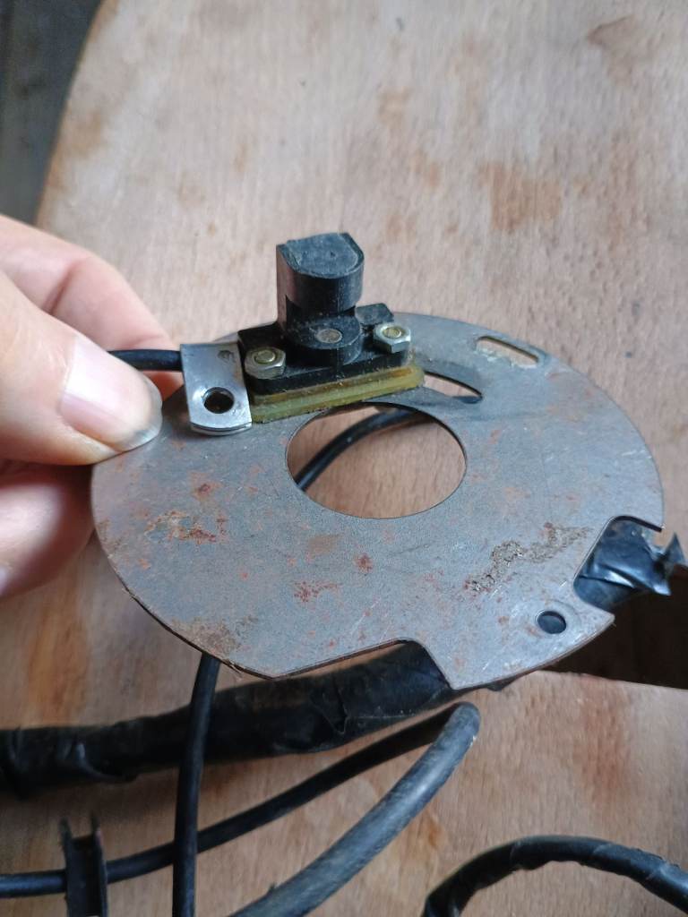 Triumph seven electronic ignition for a V8