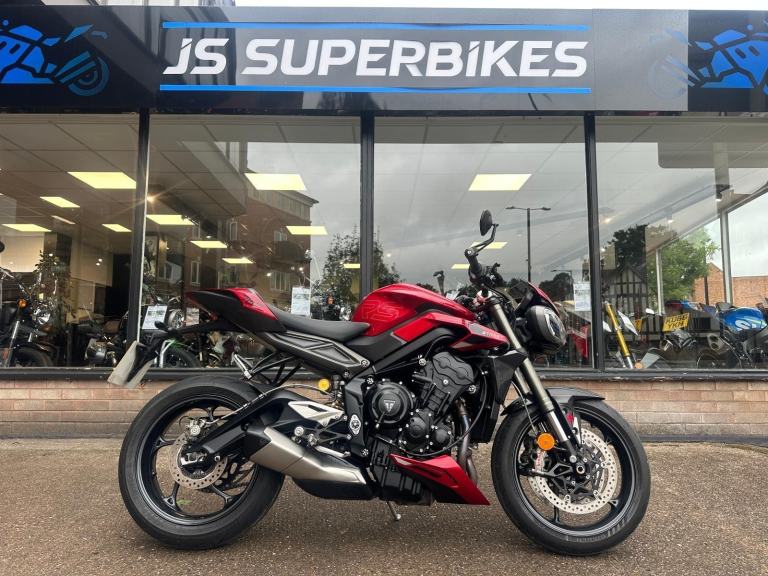 TRIUMPH STREET TRIPLE RS 765 2023 - CARNIVAL RED - CLEAN EXAMPLE